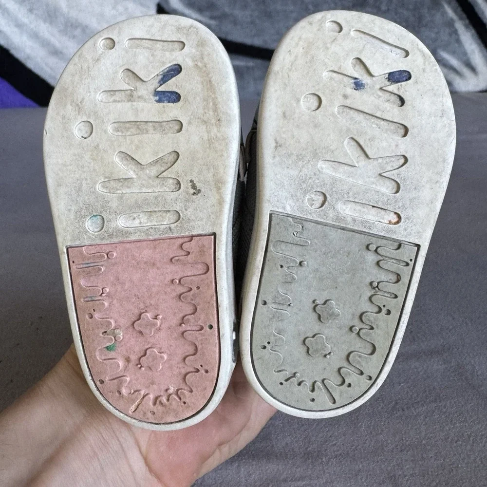 Size 4c - ikiki Mo Willems' Elephant Gerald Squeaky Toddler Shoes V1‎ | Gray